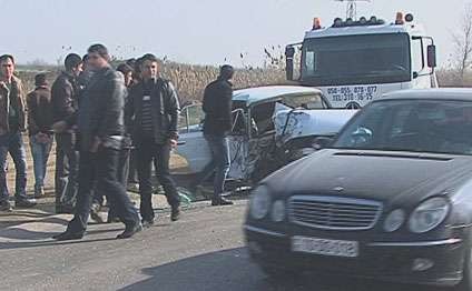 Bərdədə ağır yol qəzası: ölən var - Foto