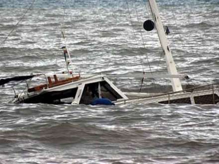 Türkmənistan İranın qayığını batırdı