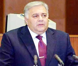 Oqtay Əsədov Bakının Rusiyaya səs verməsindən danışdı