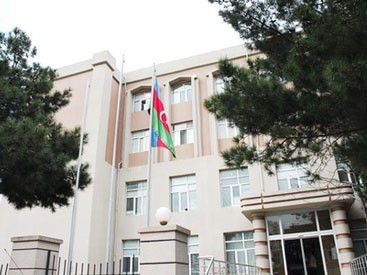 Komitənin qadağan etdiyi kolbasa satışda - Foto