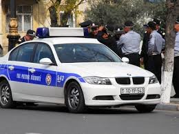 Bakının mərkəzində şok: sürücü özünə xəsarət yetirdi