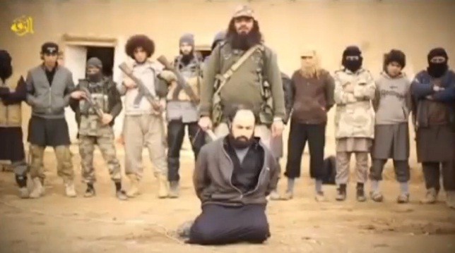 İŞİD öz məşhur cəlladının başını kəsdi - Video