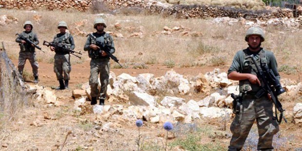 Əsgər üç yoldaşını şəhid etdi