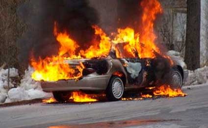 Bakıda maşın yandı