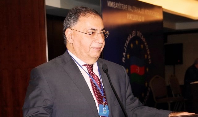 Partiya sədri Parisə getdi