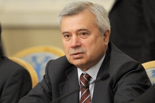 İran Ələkbərovla yeni müqaviləyə hazırlaşır