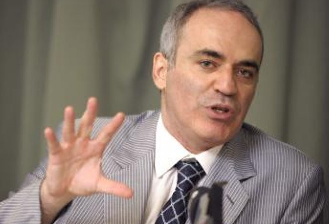 "Qərb Putinin qarşısını bu yolla ala bilməyəcək"