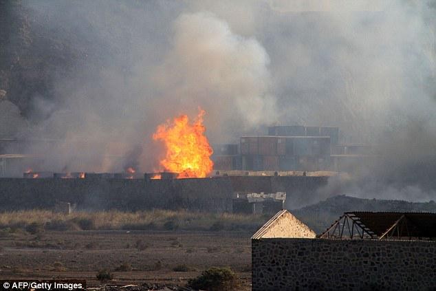 Ərəbistan Yəməndəki neft yatağını məhv etdi