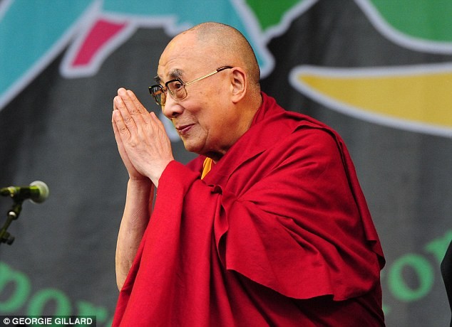 Lama: "Paris teraktına görə dua etmək düzgün deyil"