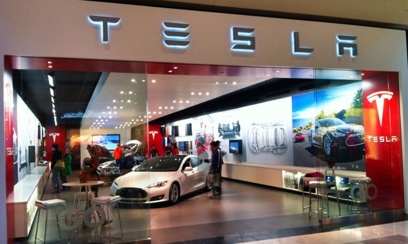 “Tesla” 90 min avtomobilini geri çağırır