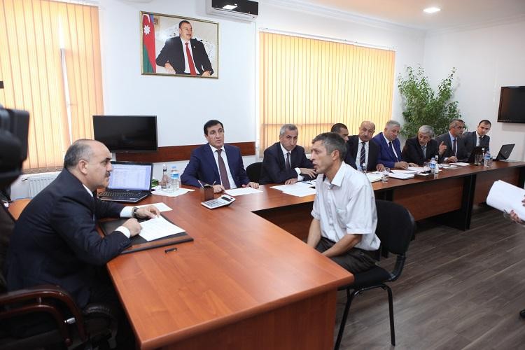 Nazirlik 400 avtomobilin pulunu köçürdü
