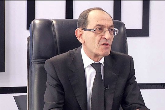 İrəvan qorxu içində: Lukaşenko KTMT-ni dağıdır