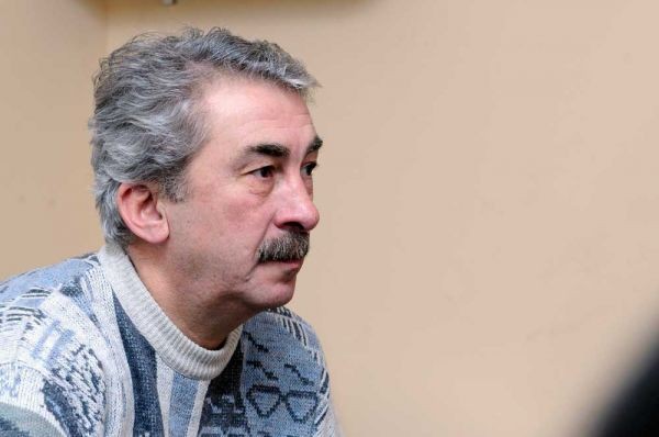 Tanınmış aktyorun qardaşı və bacısı koronadan öldü
