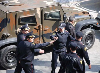 Mərdəkan və Neftçalada silah əməliyyatı