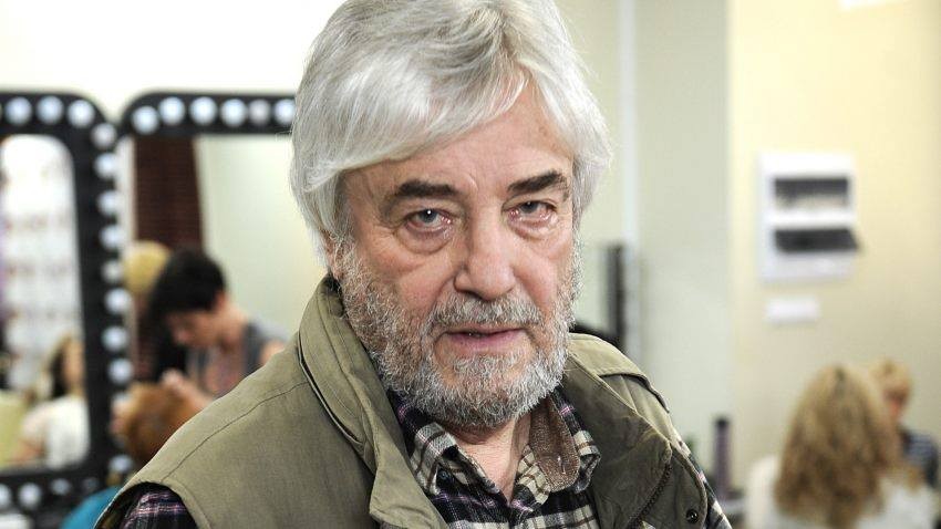 Filmi qadağan olunan rejissor öldü
