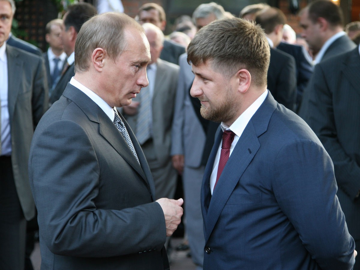 Kadırov Putinə görə 300 min cərimə ödəyəcək - Foto