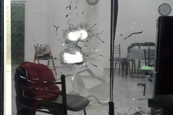 Türkiyədə kafeyə hücum: 2 yaralı