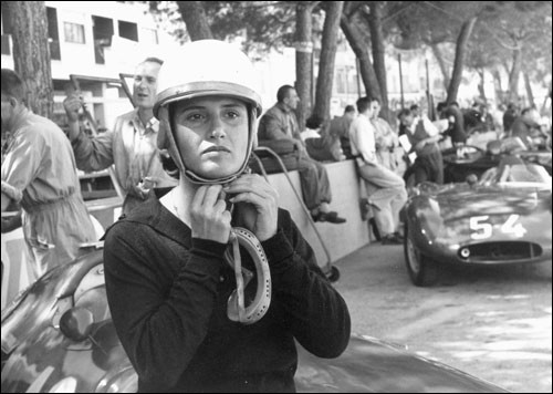 Formula-1-in ilk qadın pilotu vəfat etdi