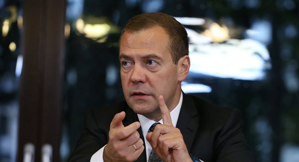 "Neft ucuzlaşmağa davam edəcək"