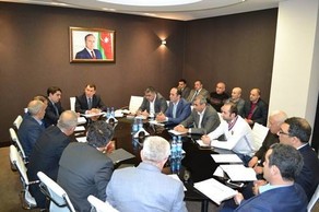 Nazirlikdə istehsalçılarla görüş keçirildi