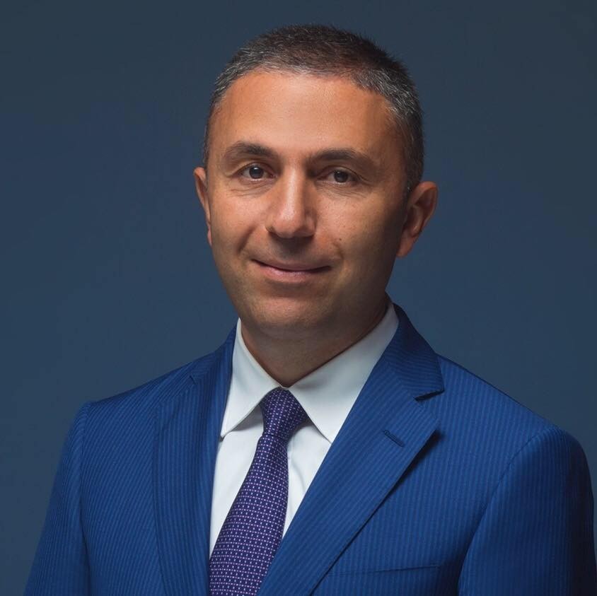 Millət vəkili bankların birləşməsindən danışdı