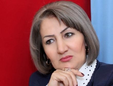 Redaktorundan oğru şairəyə sərt cavab - Foto