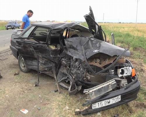 Cəlilabadda ağır qəza: 1 ölü, 5 yaralı