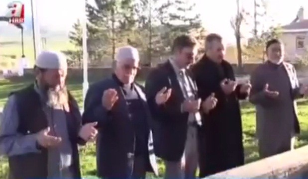 Ermənilər 278 türkü öldürdü – Video