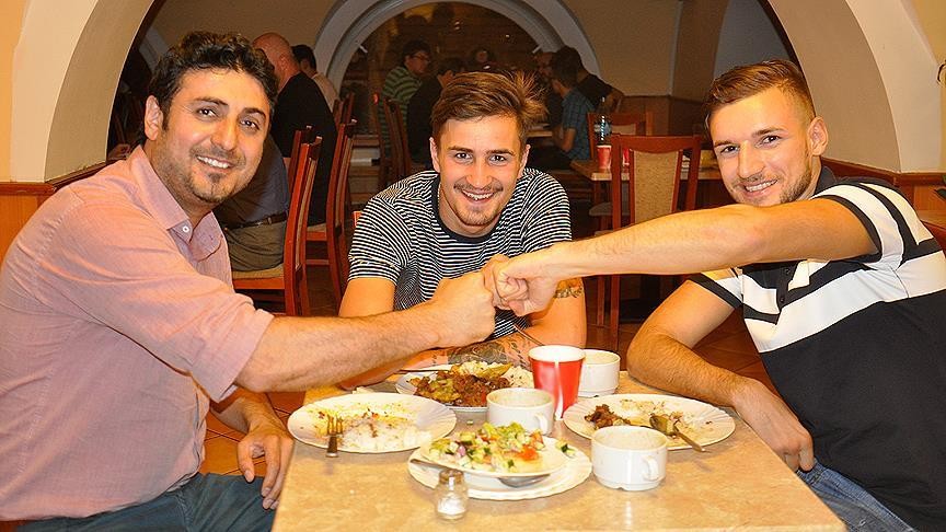 Məhəmməd Əliyə görə müsəlman oldular