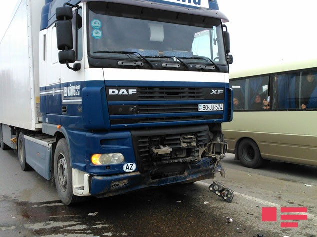 Bakıda dəhşət: uşaq maşının altında qaldı