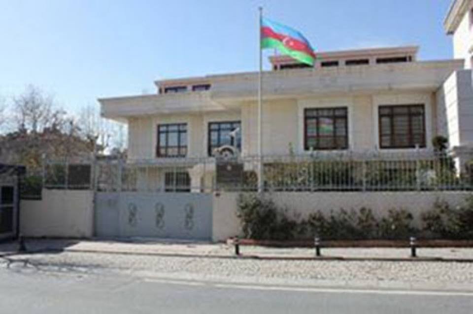 İstanbul konsulluğumuz qaynar xətt yaratdı