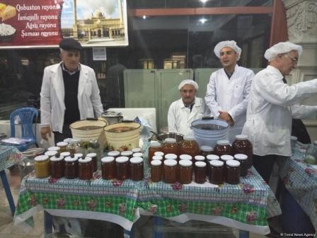 Bakıda bal yarmarkası - Foto