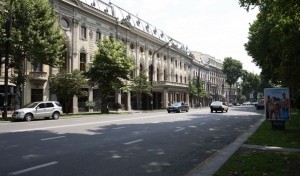 Türkiyə səfirliyinin avtomobili qəzaya düşdü