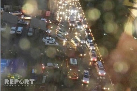 Yağış paytaxtda hərəkəti iflic etdi - Video