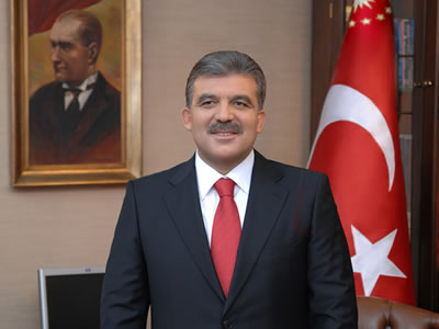Abdullah Gül Türkiyənin himnini dəyişdi