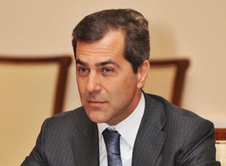 Nazirin qardaşı qranit zavodu tikir