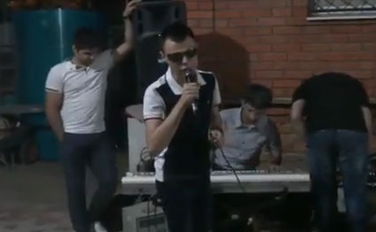 Erməni müğənni "Bakılı balasıyam" oxudu - Video