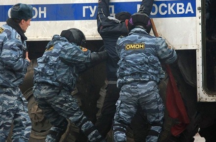 Moskva polisindən azərbaycanlılara qarşı daha bir hücum