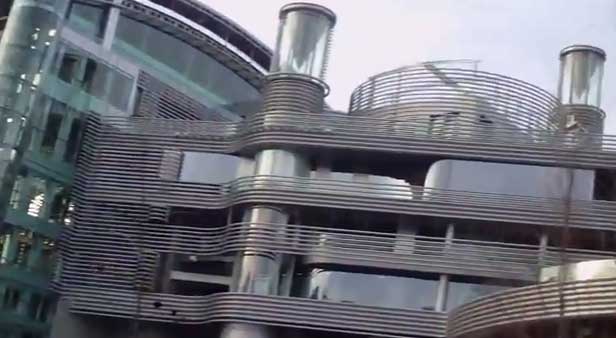 Baş nazirin dəbdəbəli villası - Video