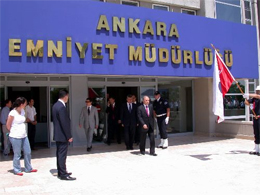 Türkiyədə polis məmurunun meyiti tapıldı