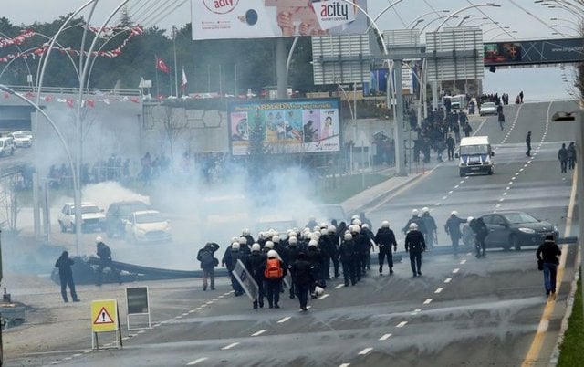 Bu ölkədə seçki etirazları: 700 nəfər öldü