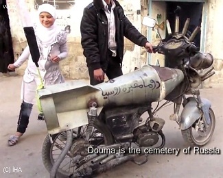 Silahlardan sənət əsərləri yaratdı - Video