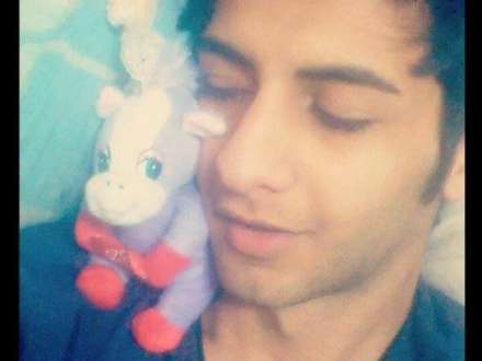 Daha bir homoseksual gənc intihar anonsu verdi