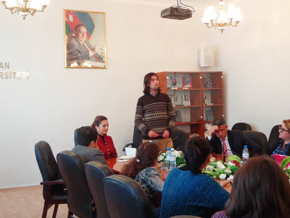 Gənc yazarın kitabı müzakirə edildi - Foto