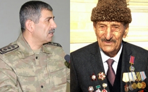 Müdafiə naziri veteranı mükafatlandırdı