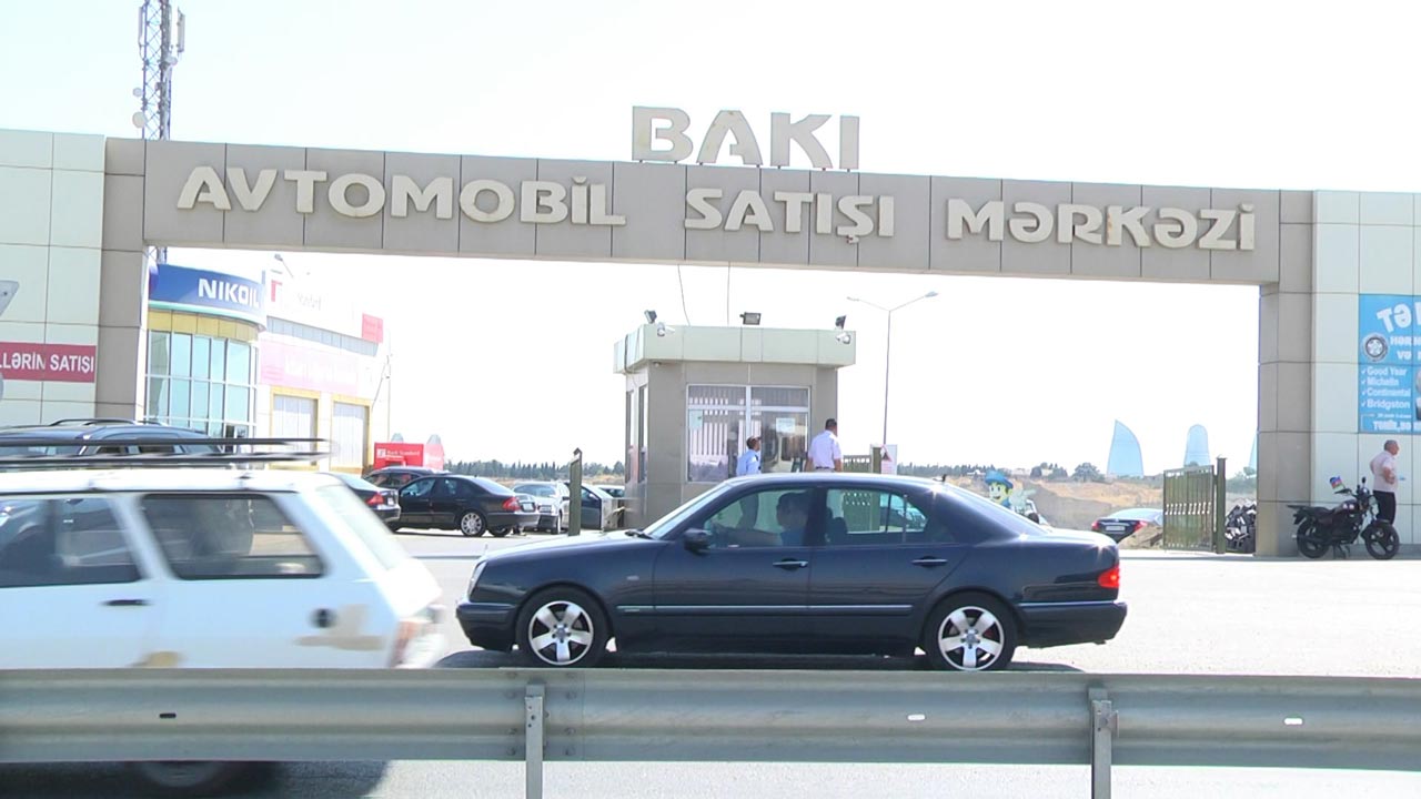 Avtomobil bazarı çökür – Video-süjet