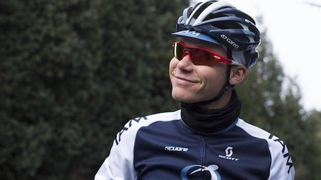 İdmançı avtobusun təkərləri altında qaldı