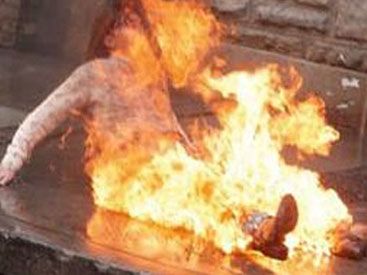 64 yaşlı qadın özünü pirdə yandırdı