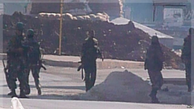 Əsgərin snayperlə öldürülmə anı - Video