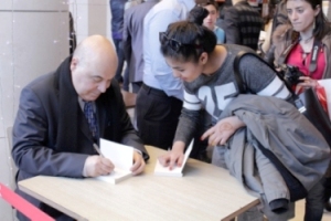 Çingiz Abdullayev oxucularla görüşdü - Foto